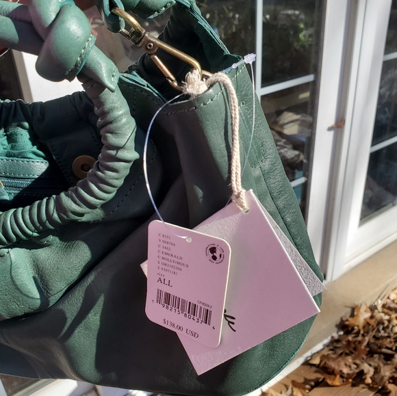 Free People head over hill crossbody leather bag in holly - Picture 5 of 9